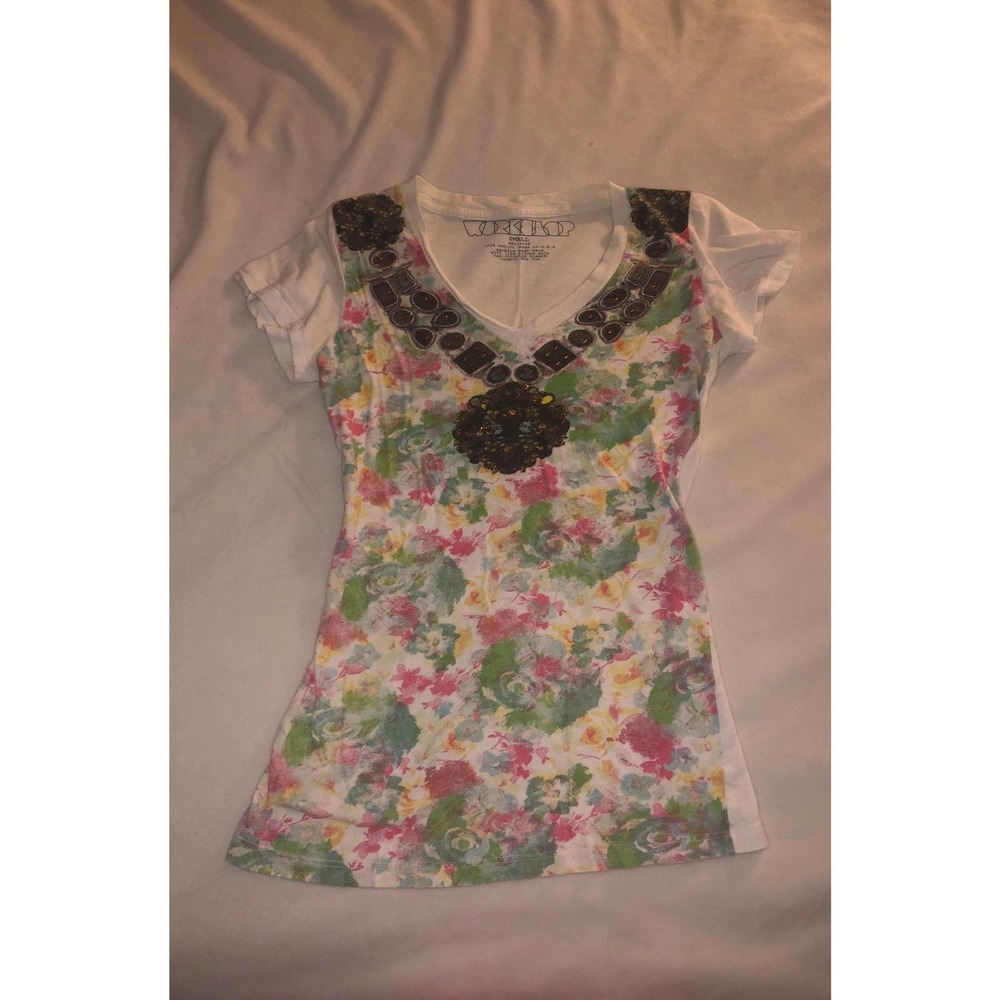 Delias Tee